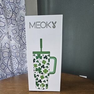Meoky 40oz cup